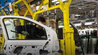 الرباط ترسم ملامح مستقبل صناعة السيارات بالمغرب: رهان السيادة الصناعية وكسب معركة التحول التكنولوجي